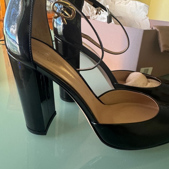 Gianvito Rossi Black Heels size 10.5 - Picture 6 of 10
